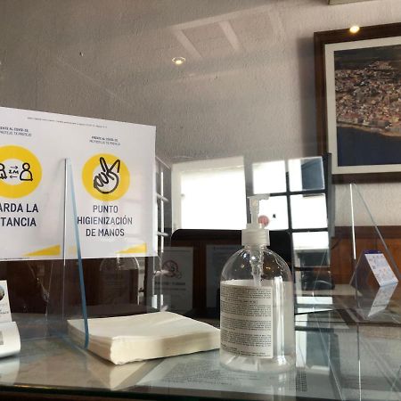 Hostal Restaurante El Roser Ля Эскала Экстерьер фото
