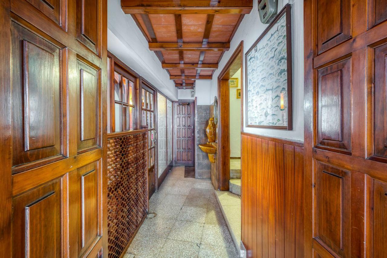 Hostal Restaurante El Roser Ля Эскала Экстерьер фото