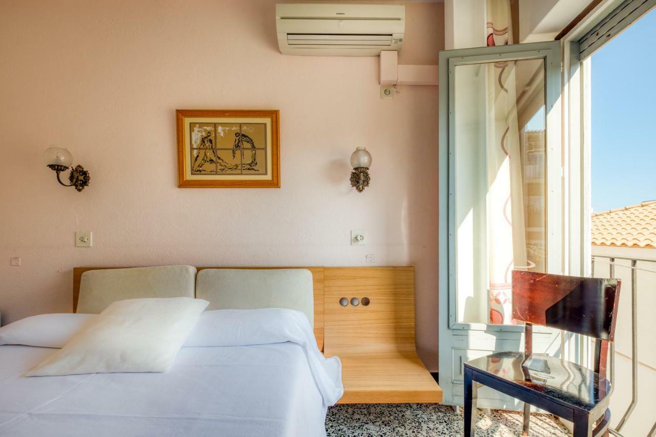 Hostal Restaurante El Roser Ля Эскала Экстерьер фото