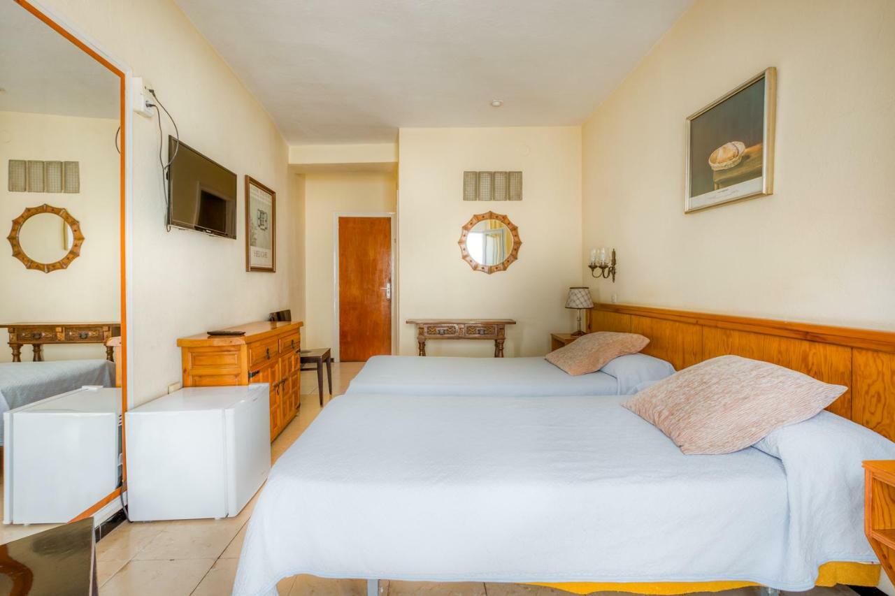 Hostal Restaurante El Roser Ля Эскала Экстерьер фото