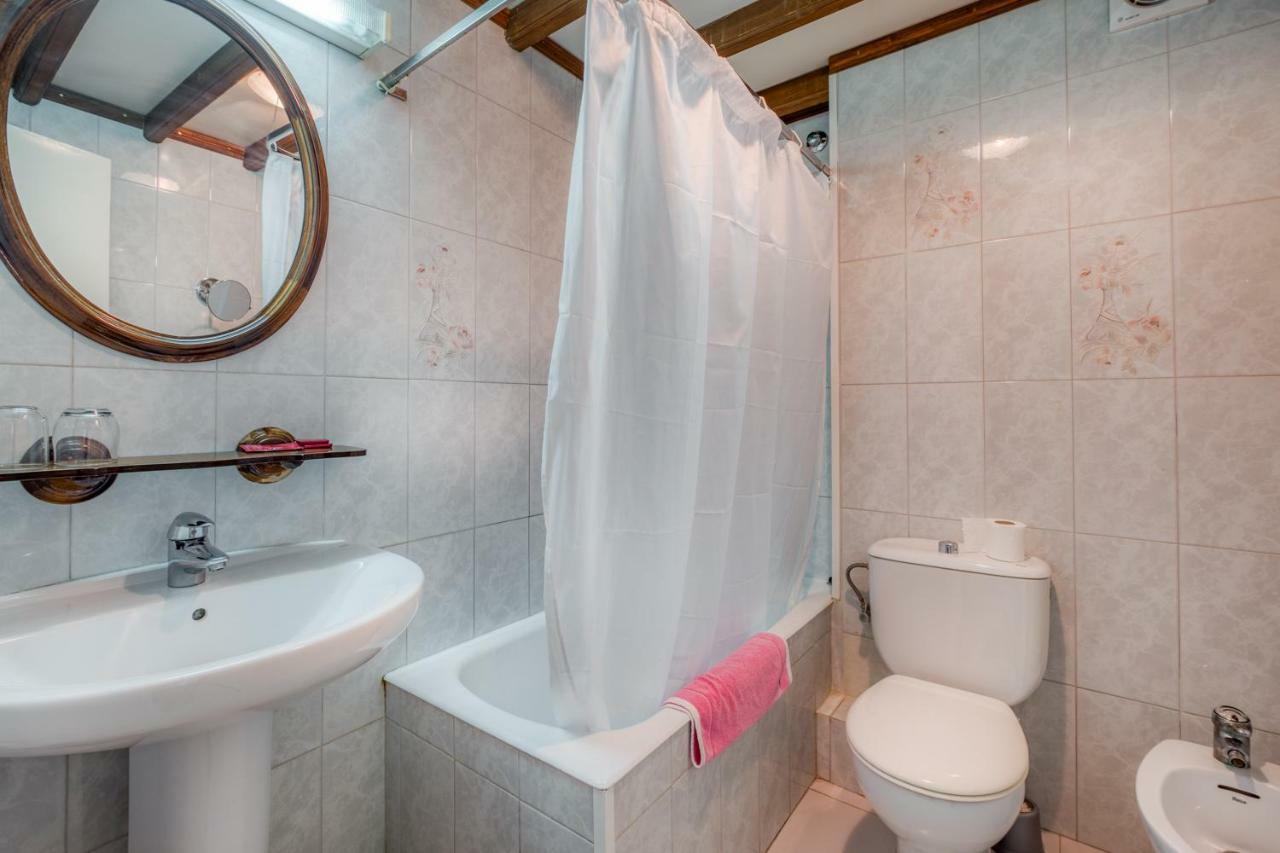 Hostal Restaurante El Roser Ля Эскала Экстерьер фото